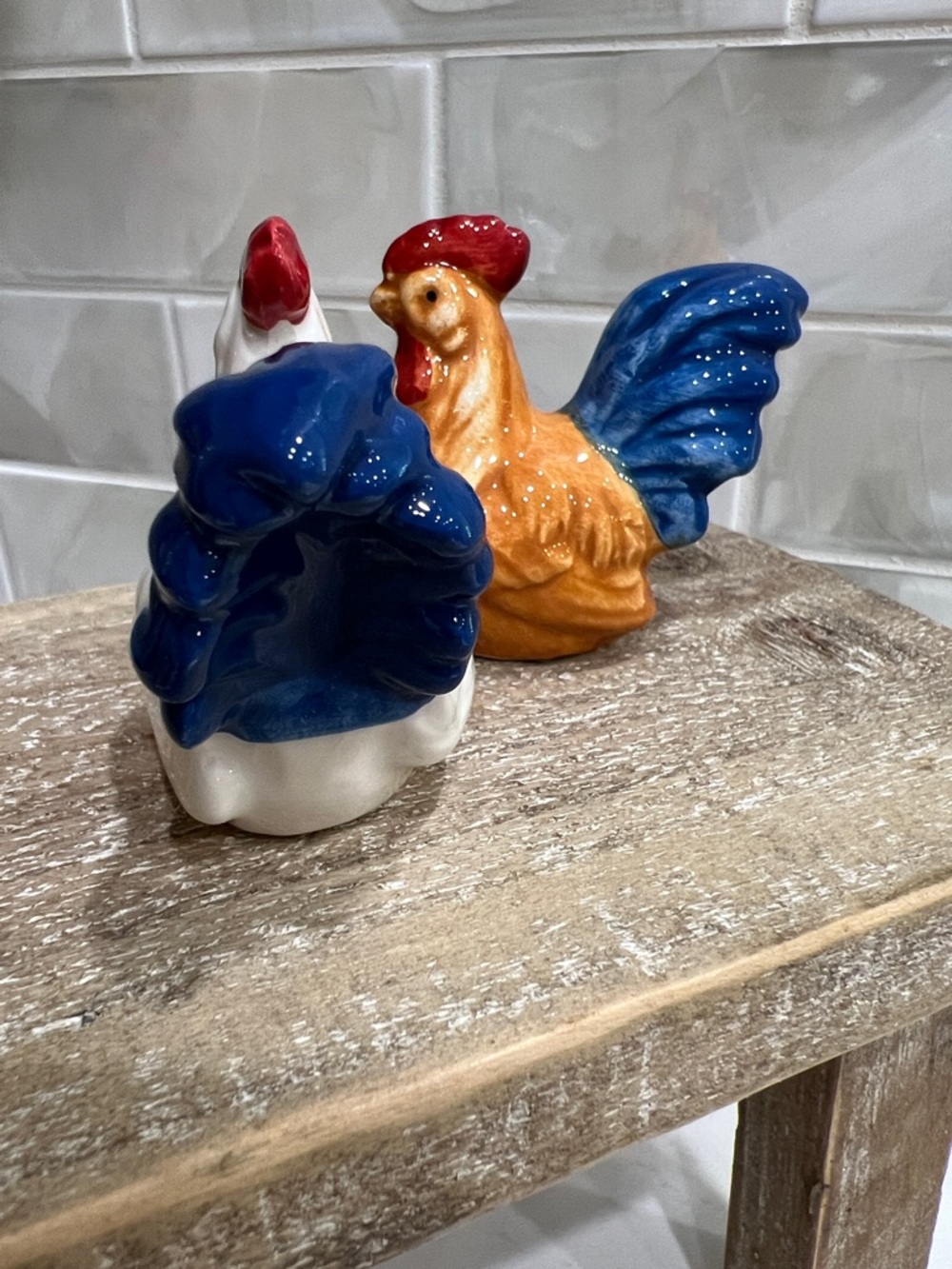 Ceramic Rooster Chicken Salt & Pepper Shakers Blue Tail Farmhouse - Picture 4 of 8